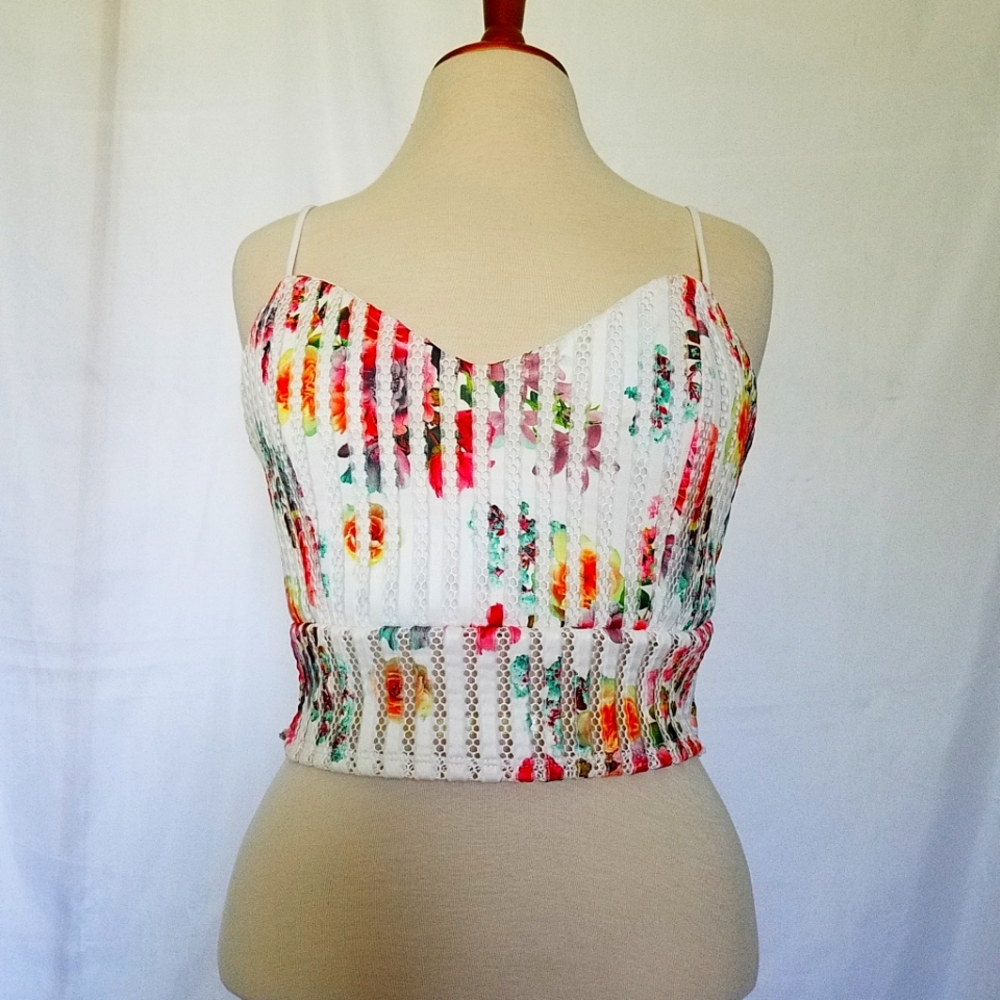 White Floral Print Crop Top - Picture 2 of 7